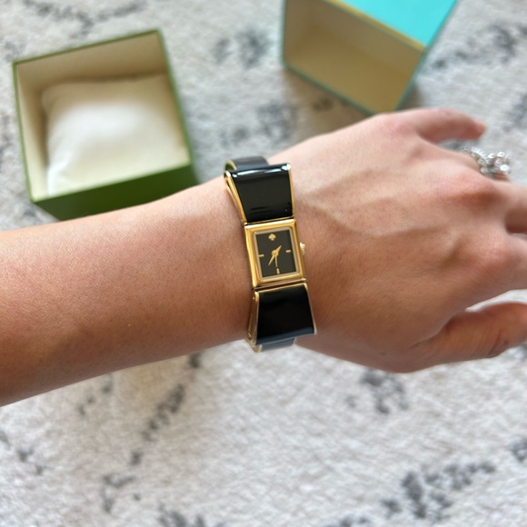 KATE SPADE RIBBON WATCH. Excellent condition. Barely used. Complete with the box - Picture 10 of 12
